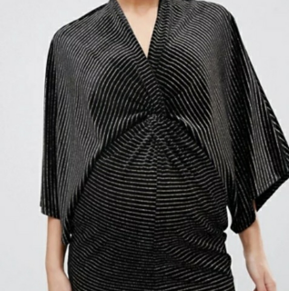 Flounce Velvet and gold sparkle maternity dress - Picture 3 of 4